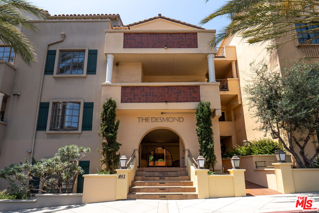 851 N San Vicente Blvd Unit: 117