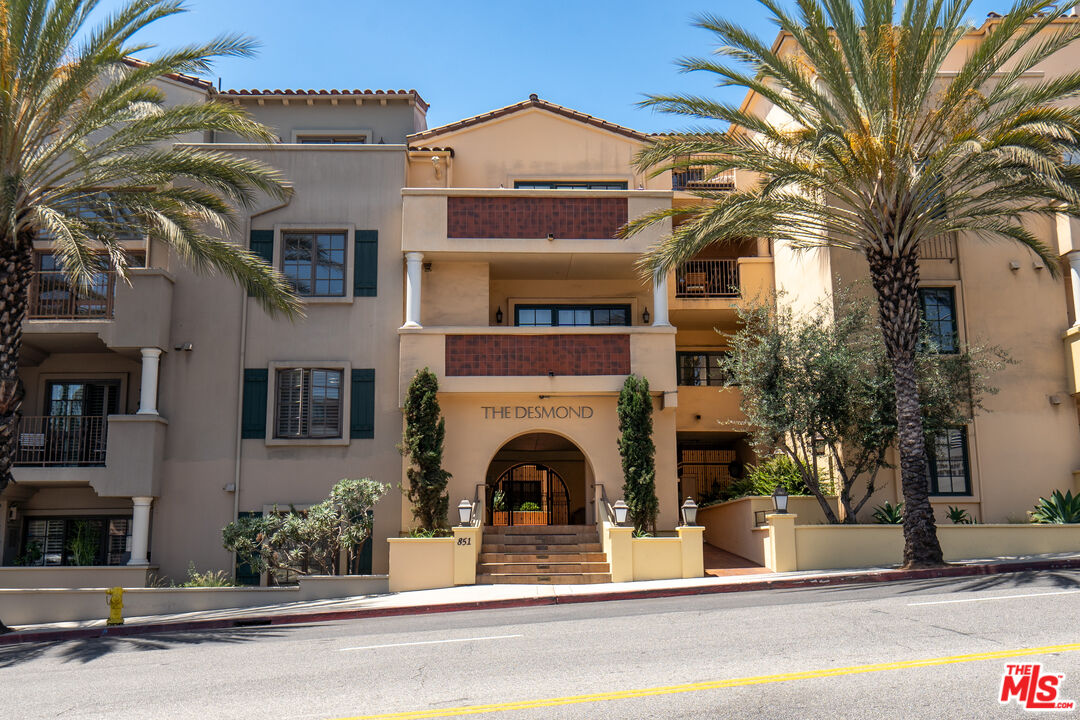 851 N San Vicente Blvd Unit: 117