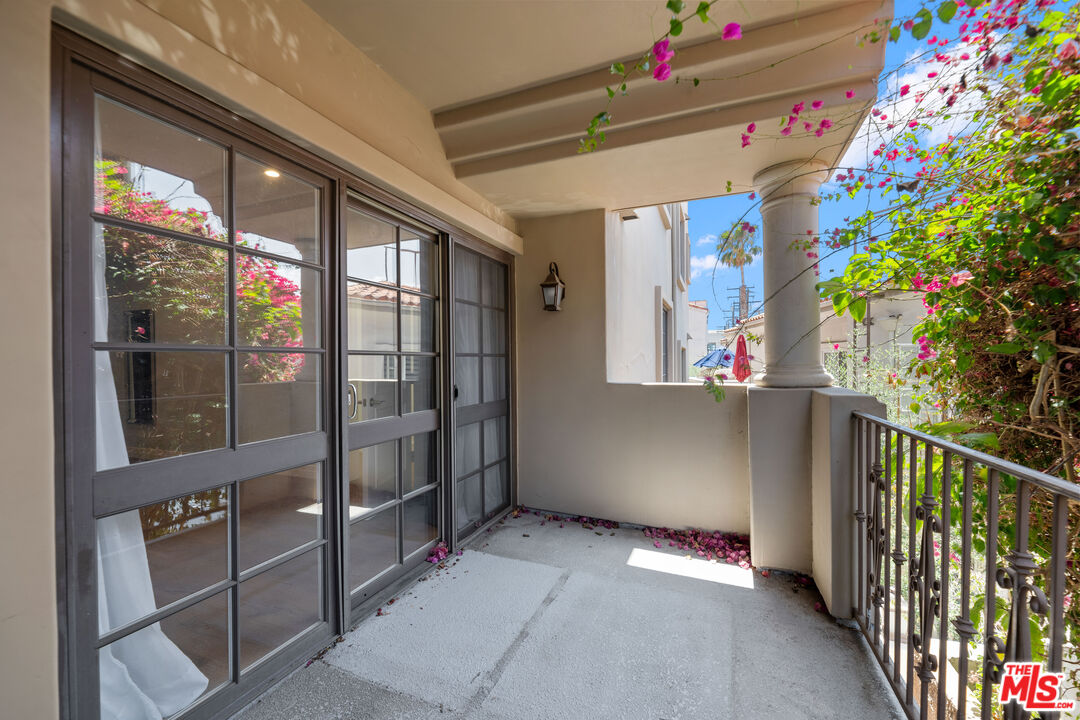 851 N San Vicente Blvd Unit: 117