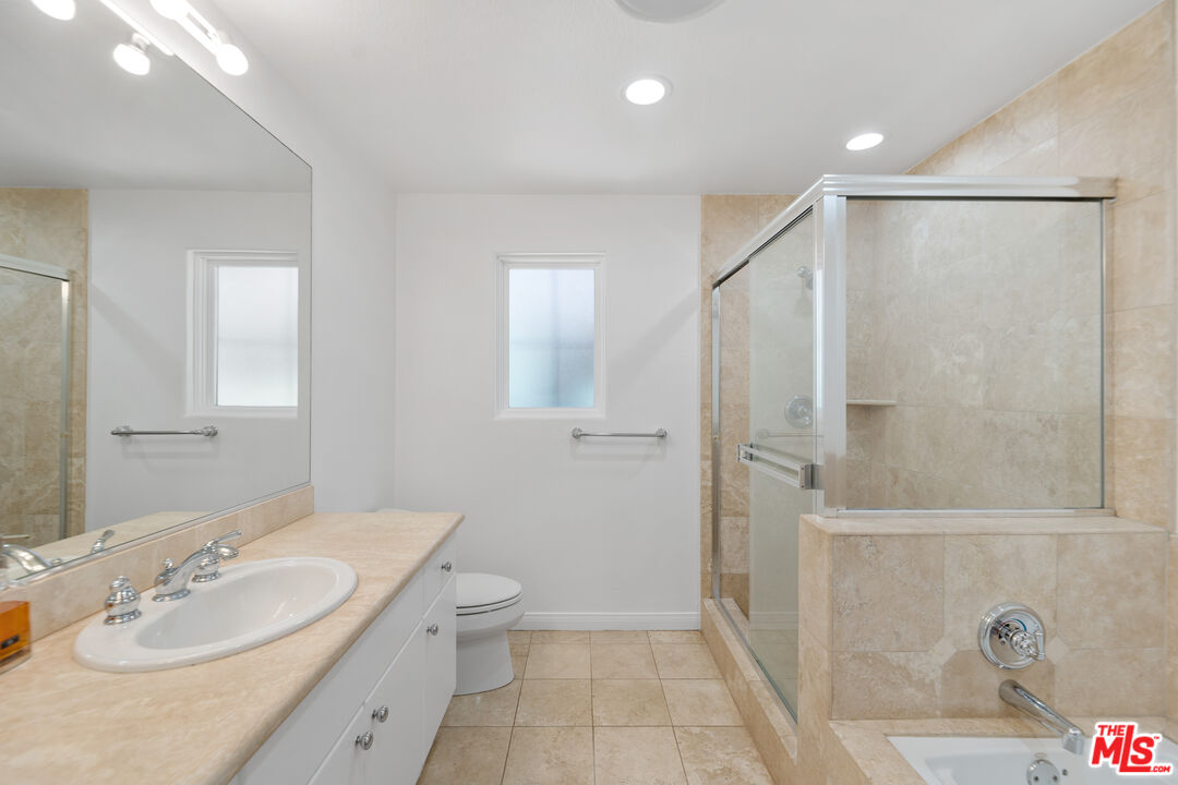 851 N San Vicente Blvd Unit: 117