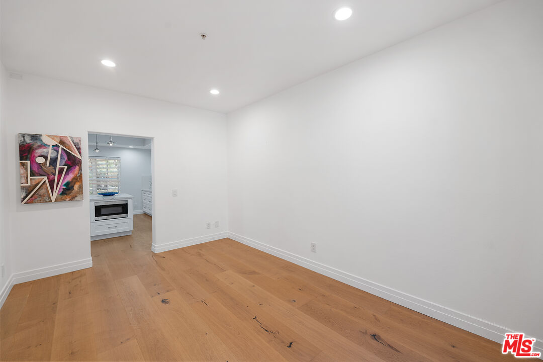 851 N San Vicente Blvd Unit: 117