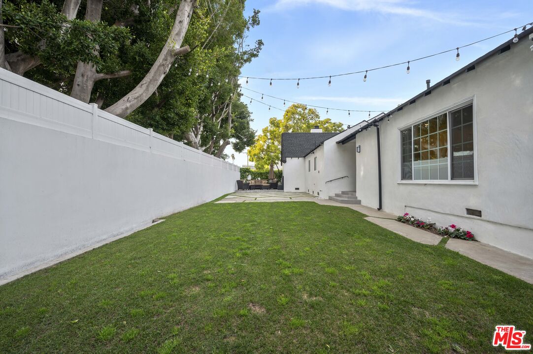 2148 KELTON AVE