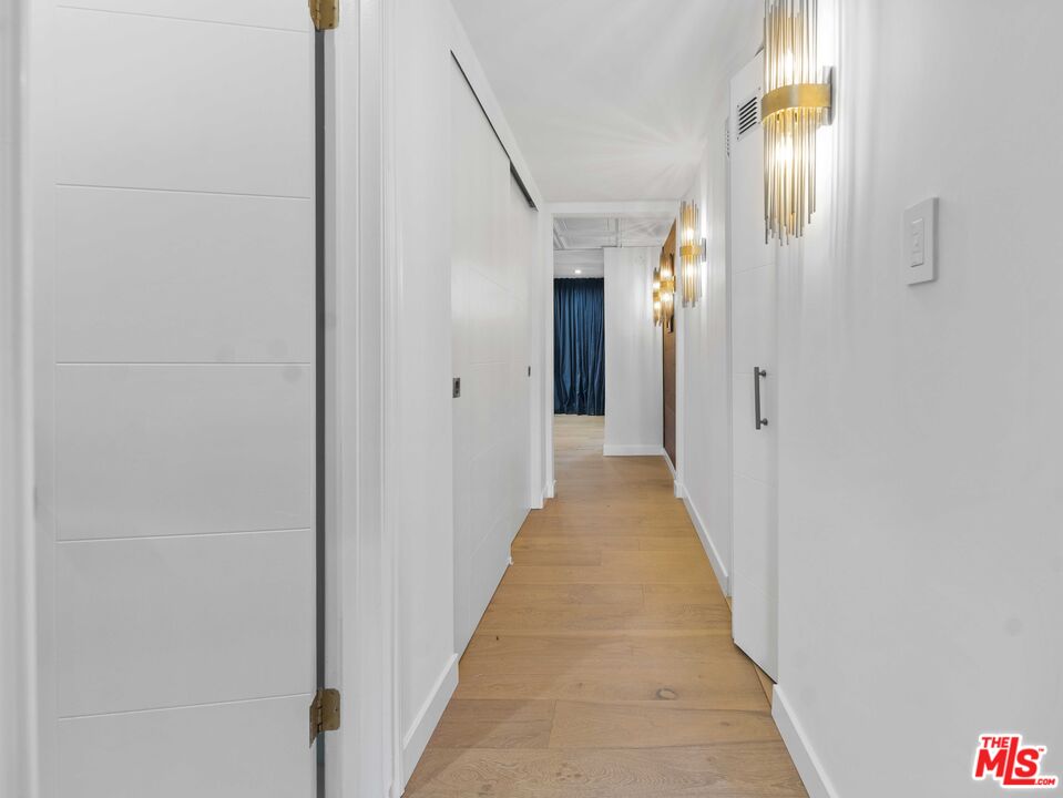 429 N OAKHURST DR Unit: 201