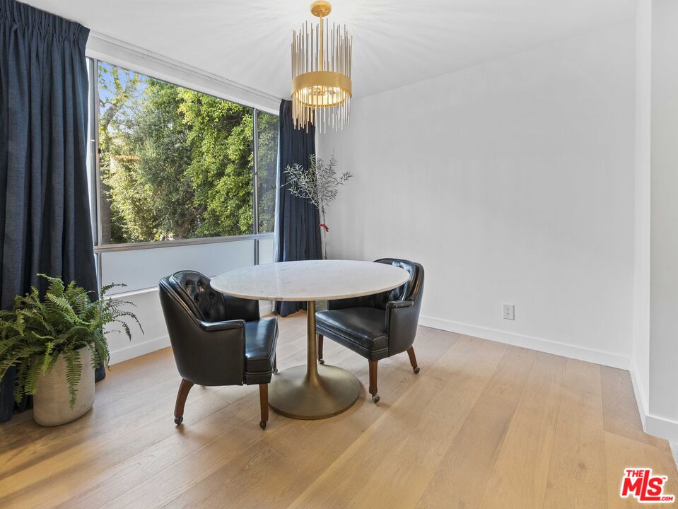 429 N OAKHURST DR Unit: 201