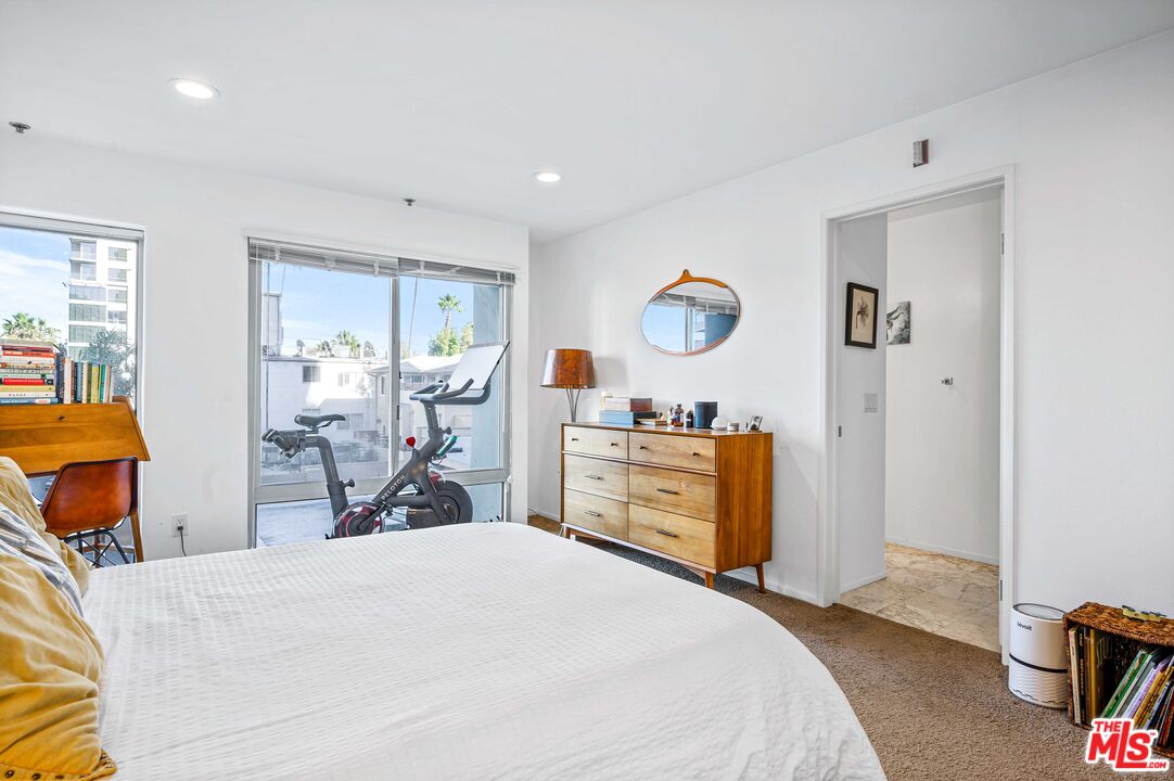 10336 Wilshire Blvd Unit: 301
