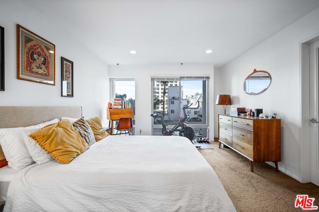 10336 Wilshire Blvd Unit: 301