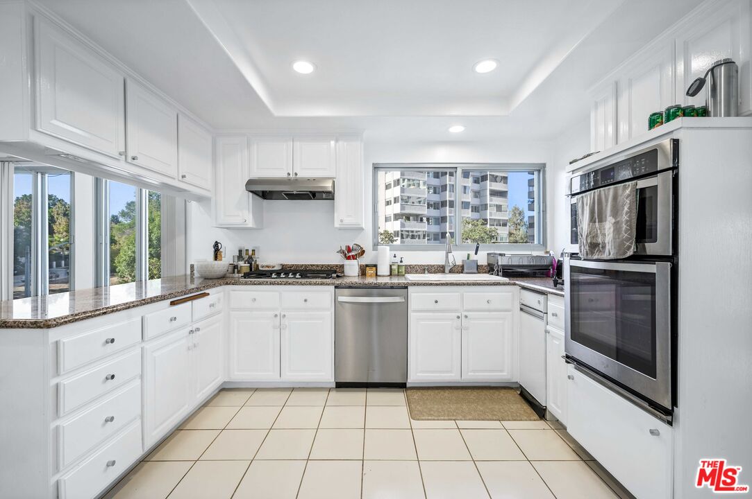 10336 Wilshire Blvd Unit: 301