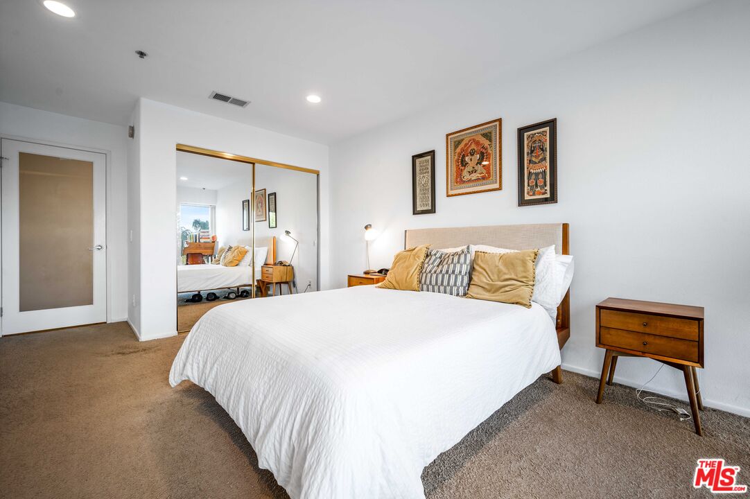 10336 Wilshire Blvd Unit: 301