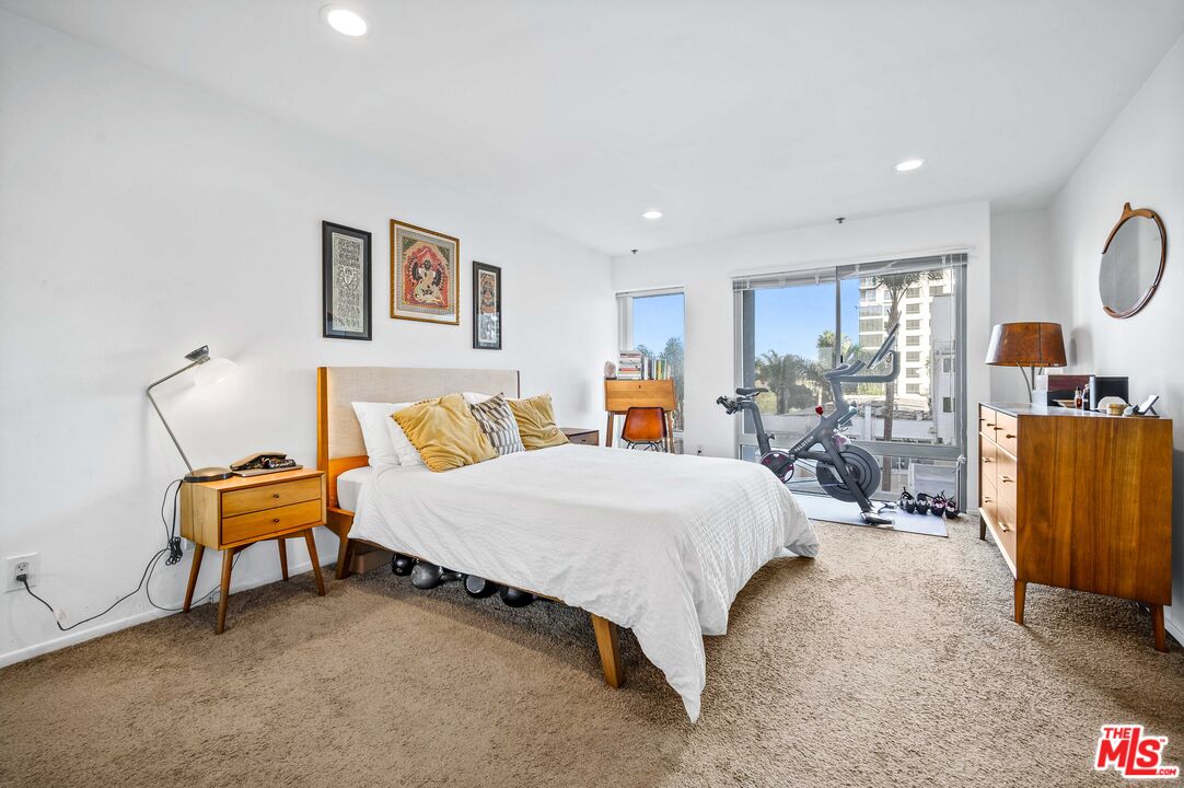 10336 Wilshire Blvd Unit: 301
