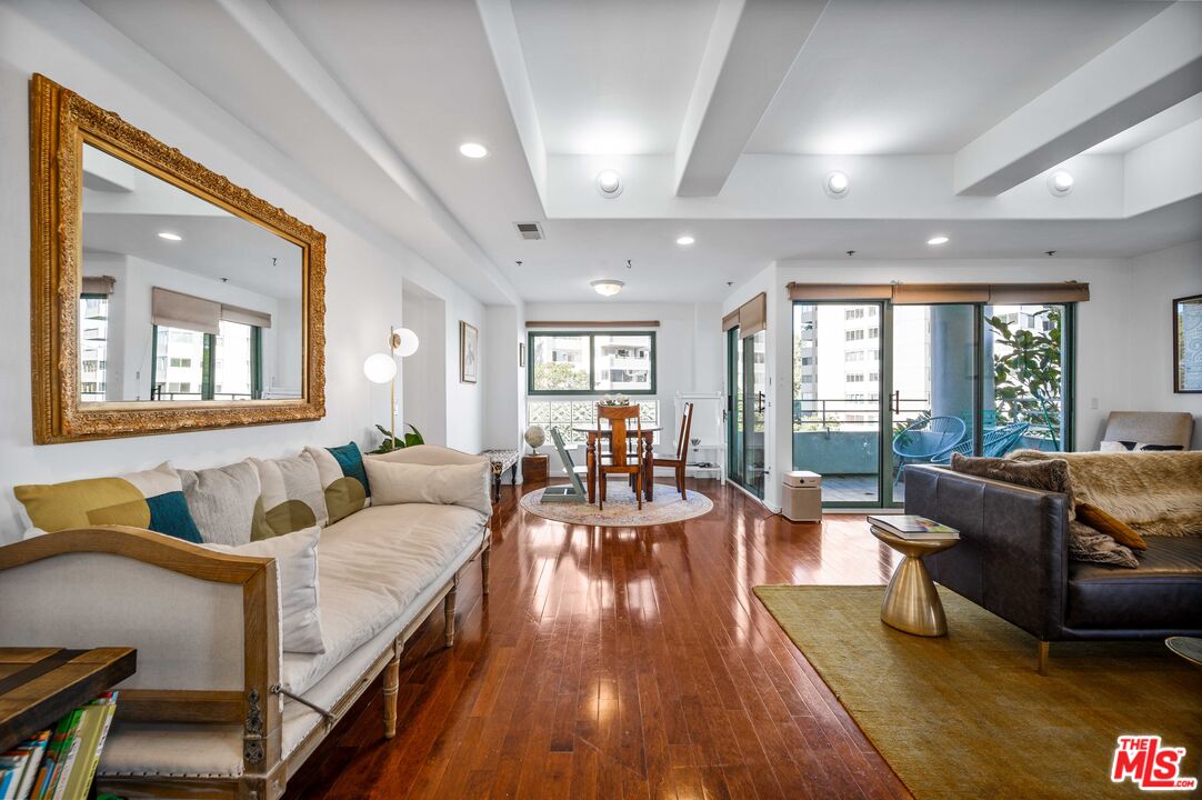 10336 Wilshire Blvd Unit: 301