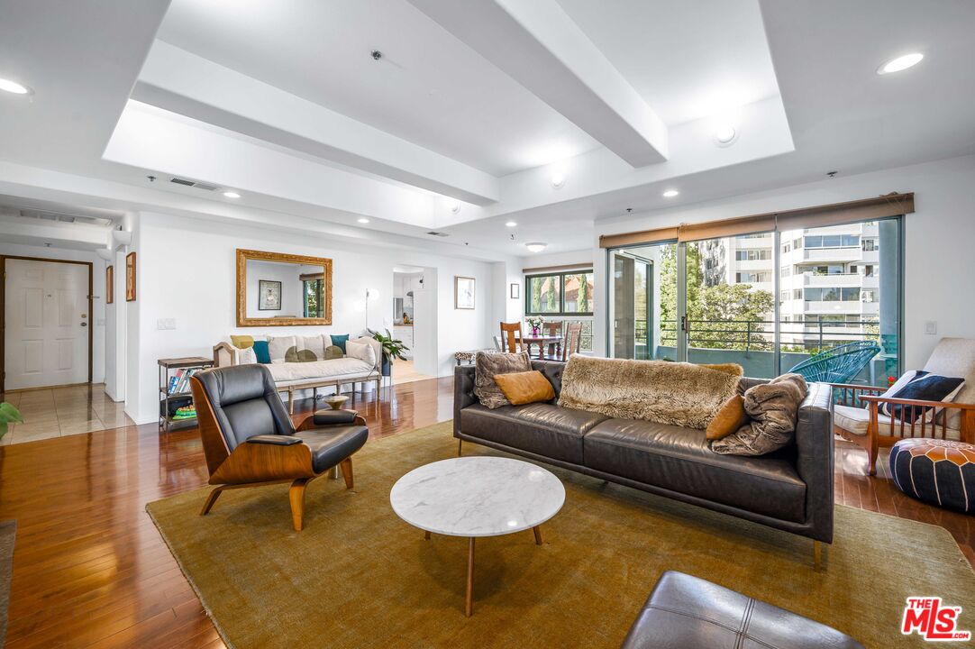 10336 Wilshire Blvd Unit: 301