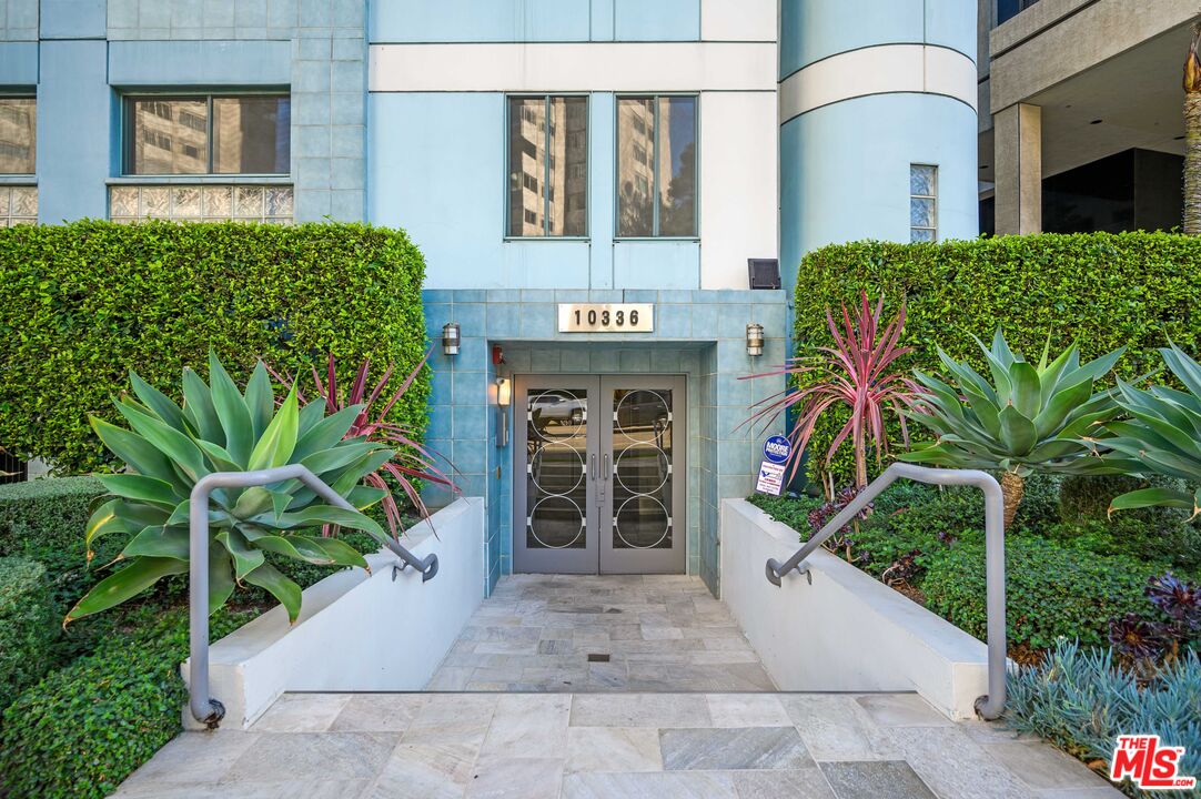 10336 Wilshire Blvd Unit: 301