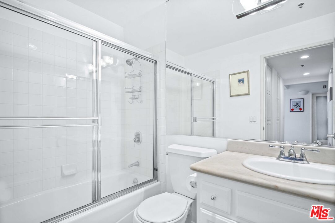 10336 Wilshire Blvd Unit: 301