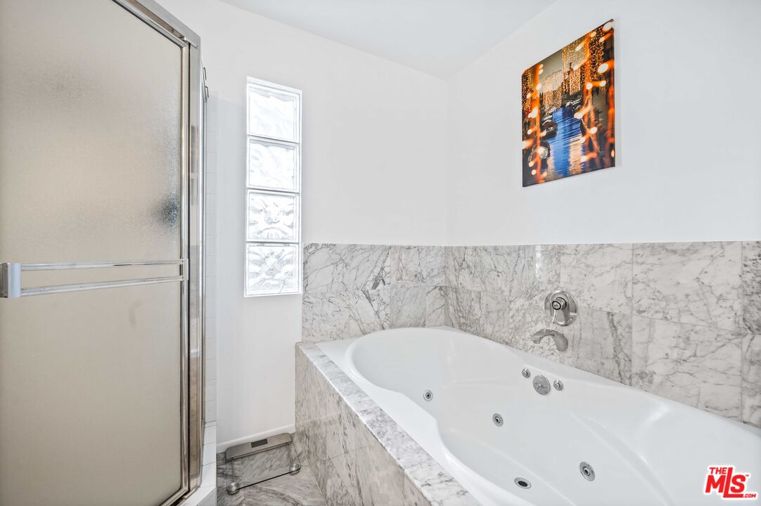 10336 Wilshire Blvd Unit: 301