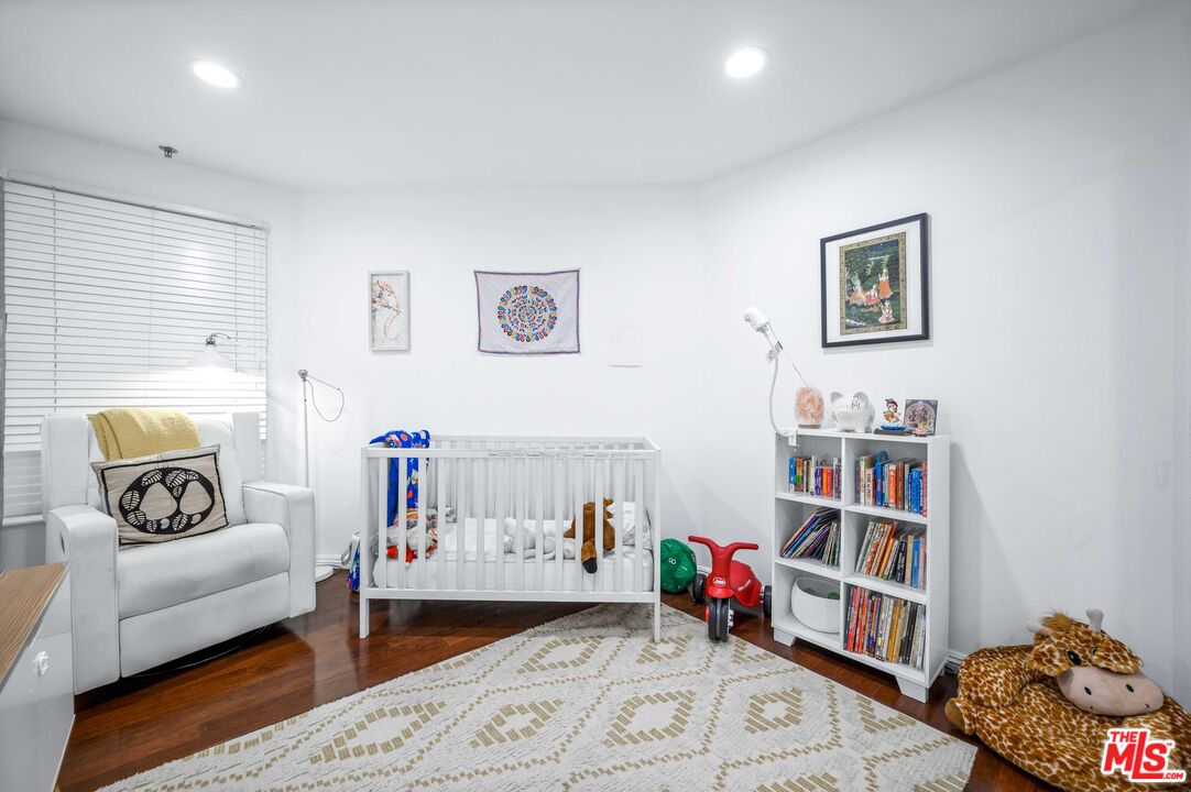 10336 Wilshire Blvd Unit: 301