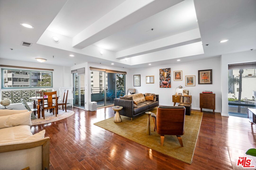 10336 Wilshire Blvd Unit: 301