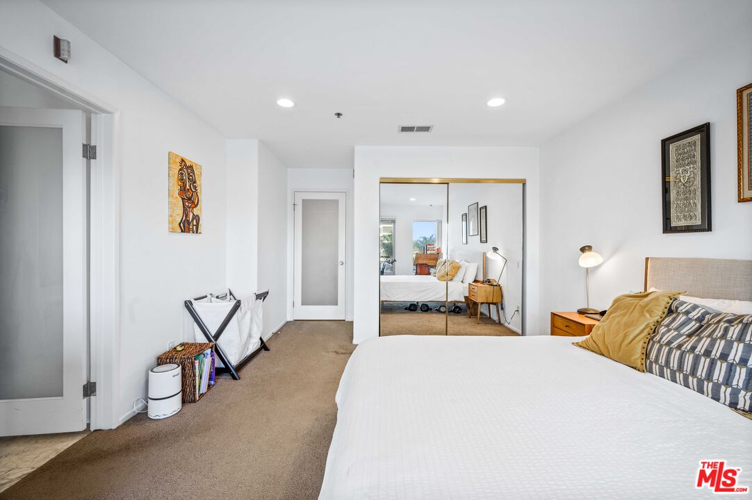 10336 Wilshire Blvd Unit: 301
