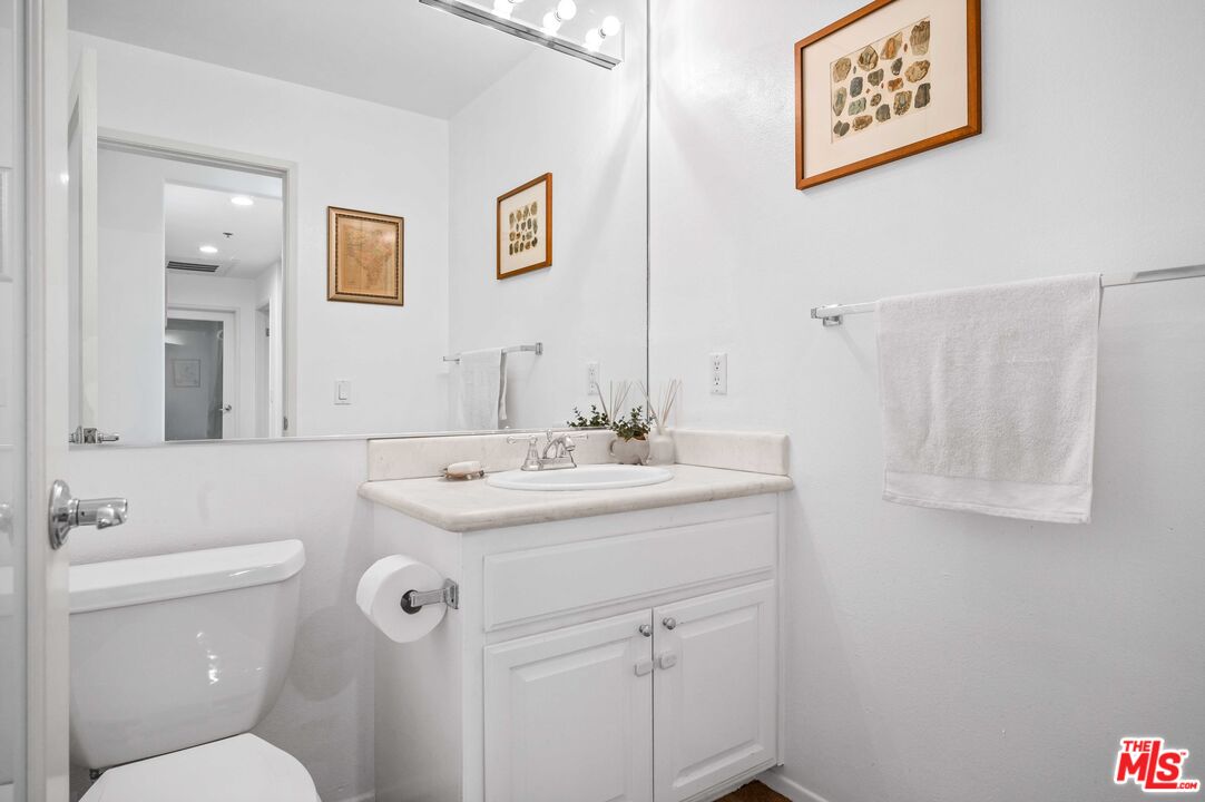 10336 Wilshire Blvd Unit: 301