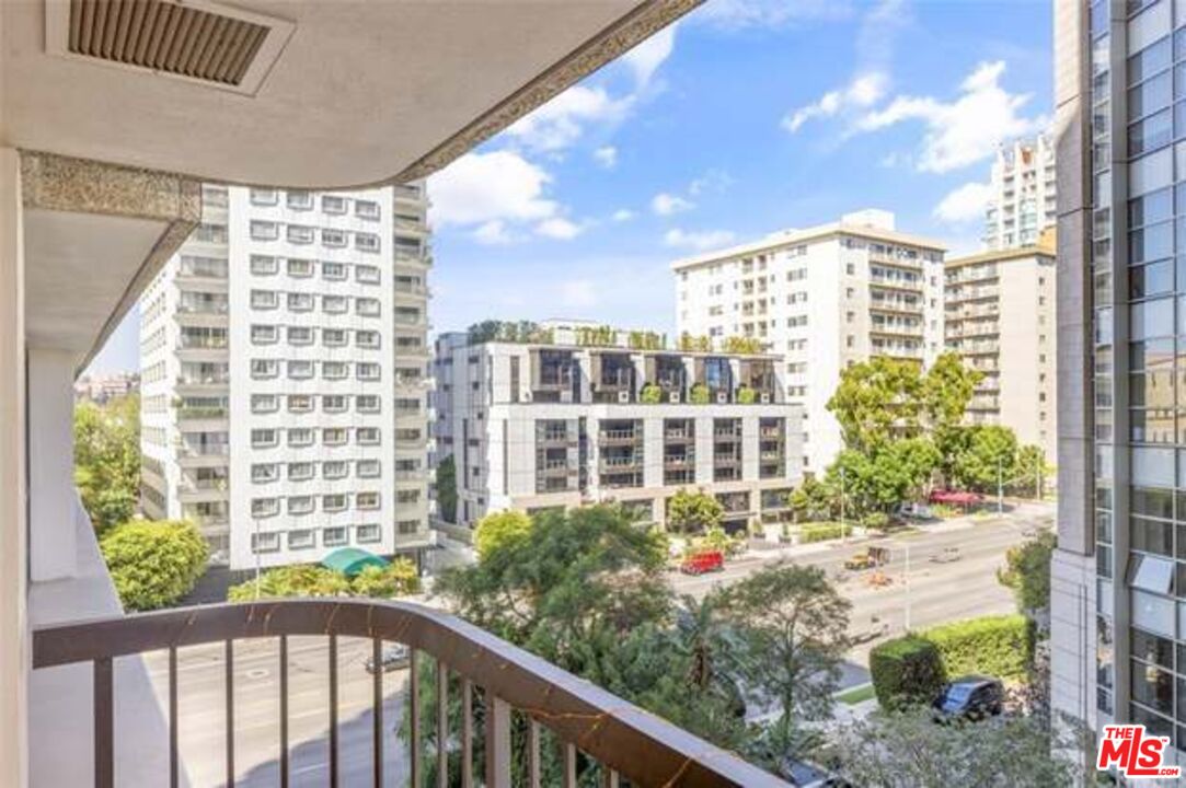 10790 Wilshire Blvd Unit: 504