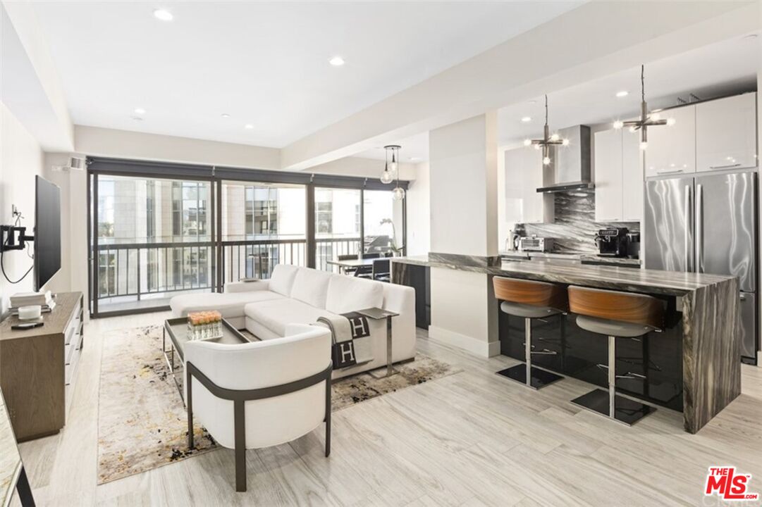 10790 Wilshire Blvd Unit: 504
