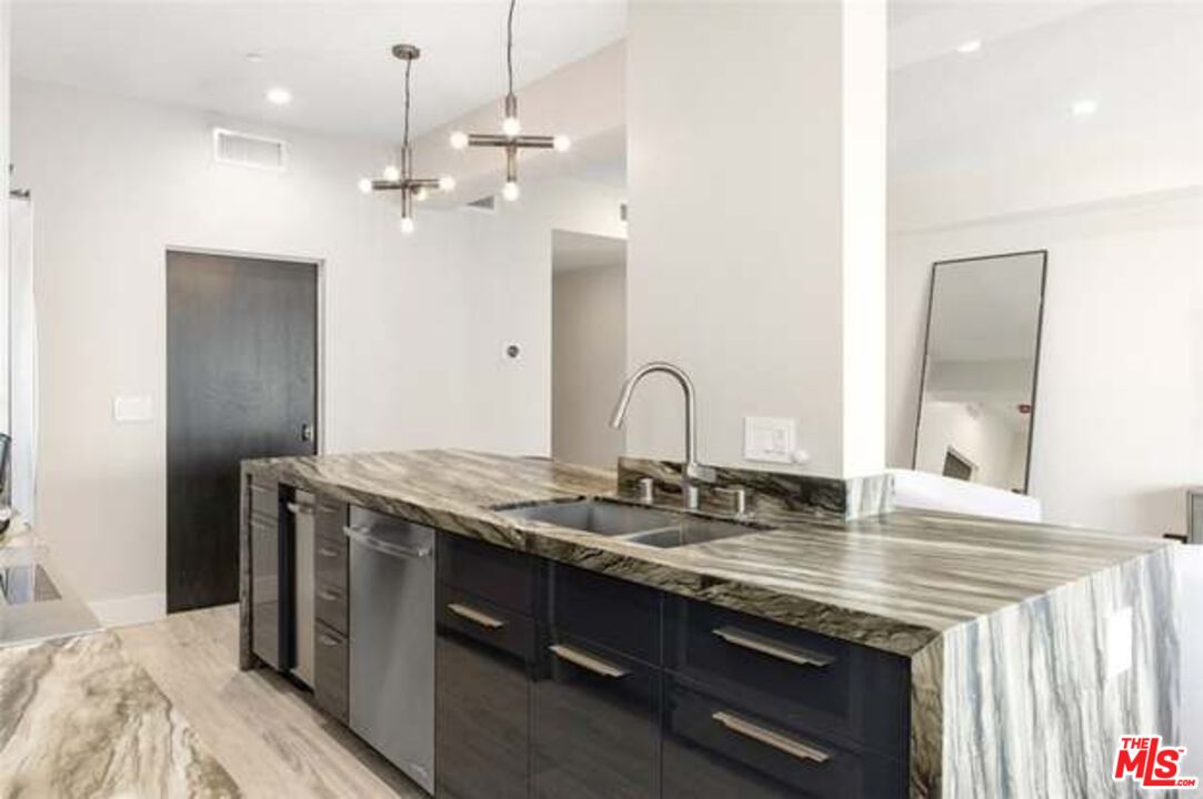 10790 Wilshire Blvd Unit: 504