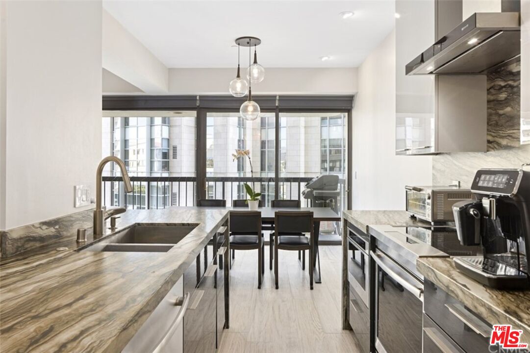10790 Wilshire Blvd Unit: 504