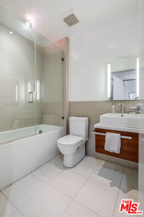 6735 Yucca St Unit: 106