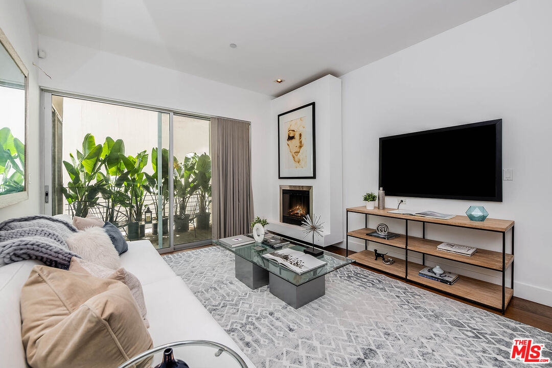 6735 Yucca St Unit: 106