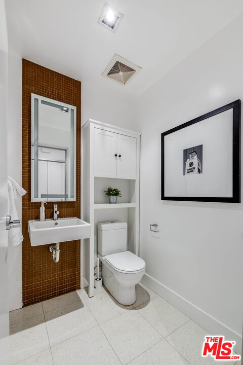 6735 Yucca St Unit: 106