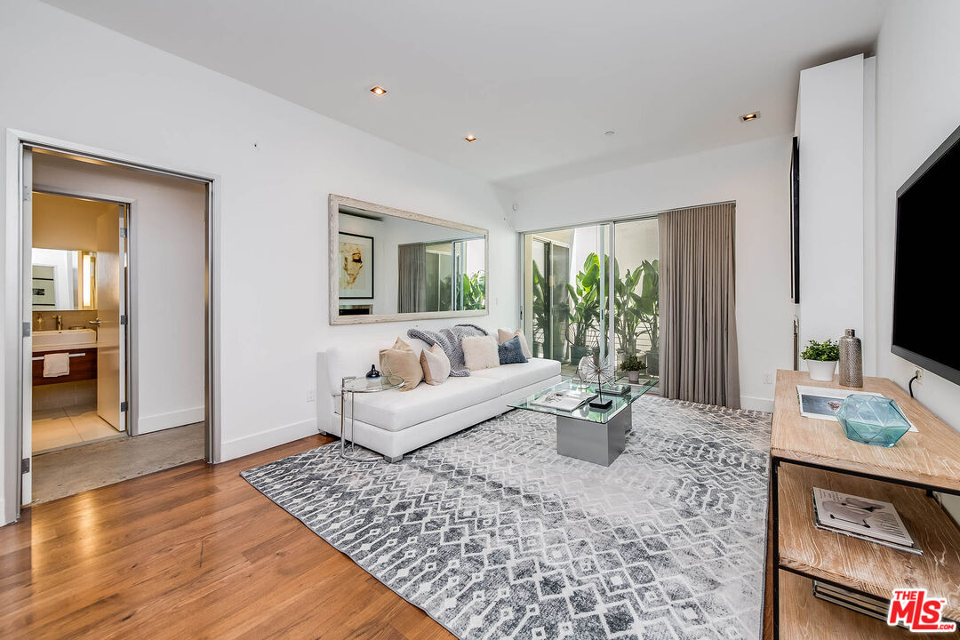 6735 Yucca St Unit: 106
