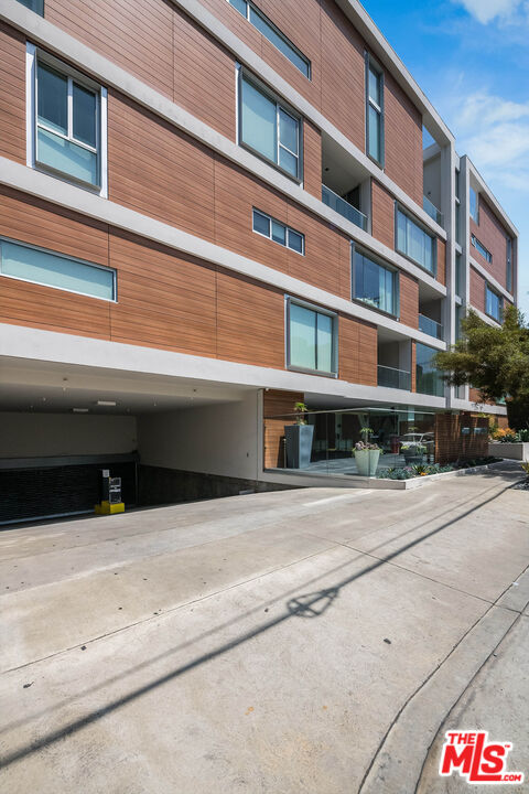 6735 Yucca St Unit: 106