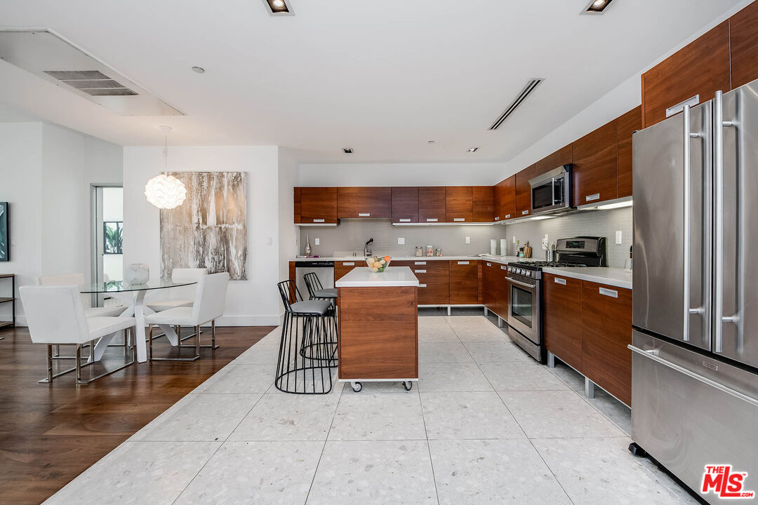 6735 Yucca St Unit: 106