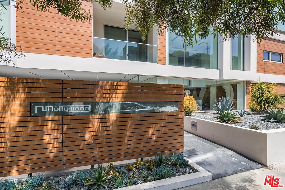 6735 Yucca St Unit: 106