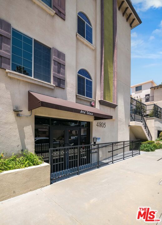 4805 Bellflower Ave Unit: 302