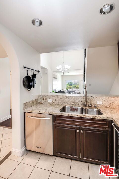 4805 Bellflower Ave Unit: 302