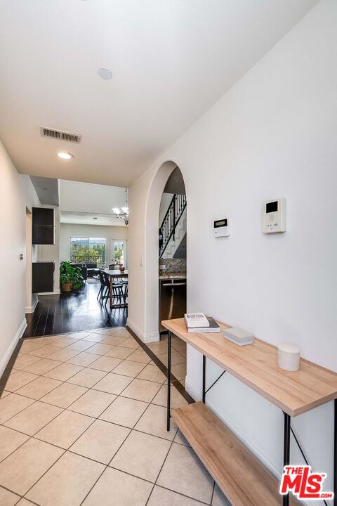 4805 Bellflower Ave Unit: 302