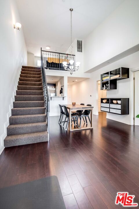 4805 Bellflower Ave Unit: 302