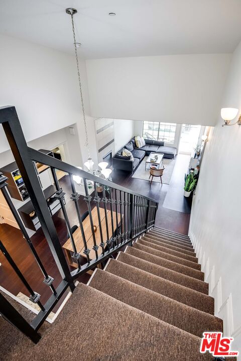 4805 Bellflower Ave Unit: 302