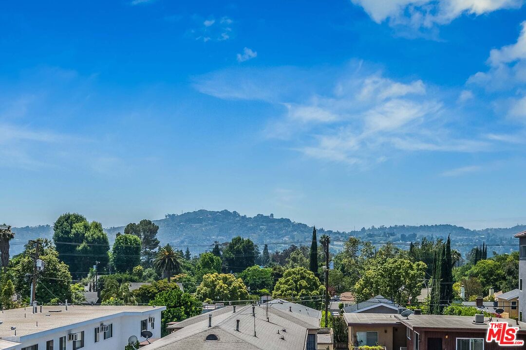 4805 Bellflower Ave Unit: 302