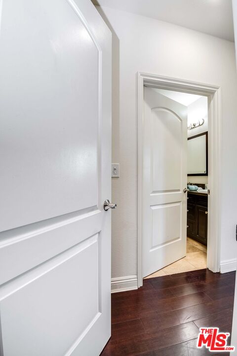 4805 Bellflower Ave Unit: 302