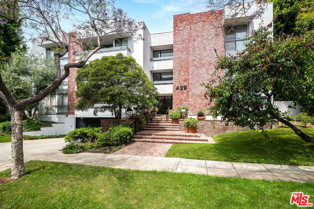 429 N Oakhurst Dr Unit: 304