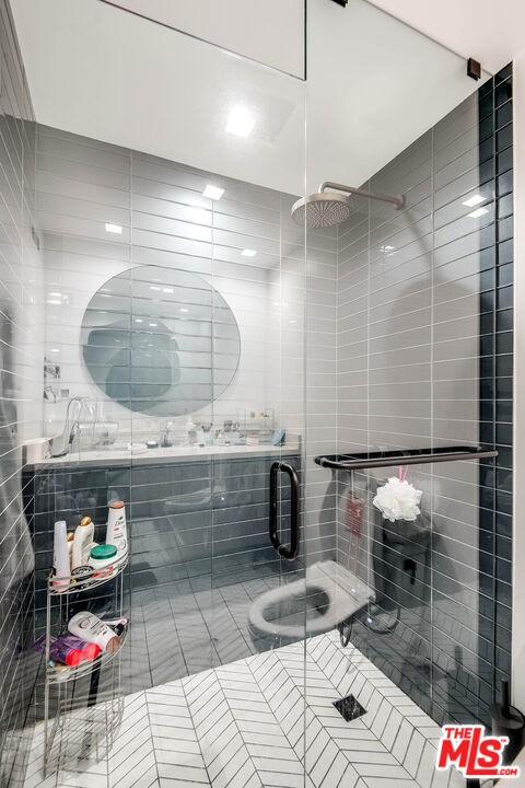 429 N Oakhurst Dr Unit: 304