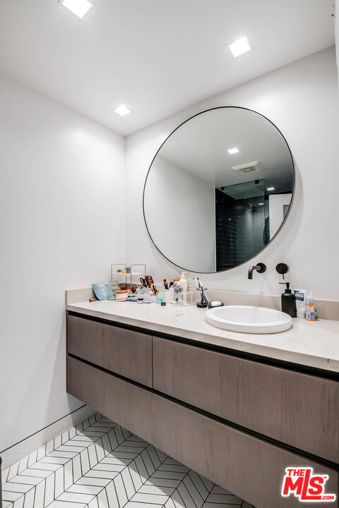429 N Oakhurst Dr Unit: 304