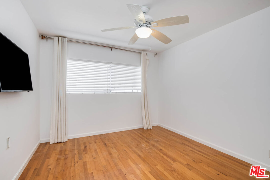 423 S Rexford Dr Unit: 104