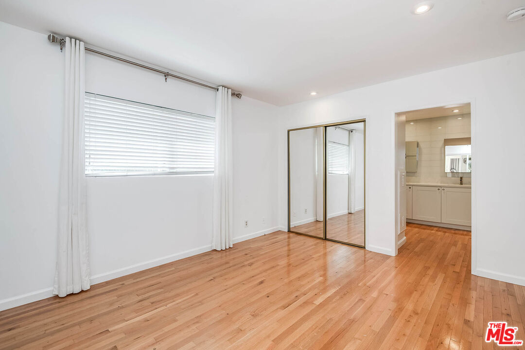423 S Rexford Dr Unit: 104