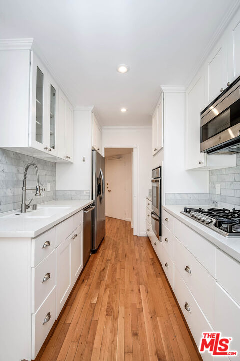 423 S Rexford Dr Unit: 104