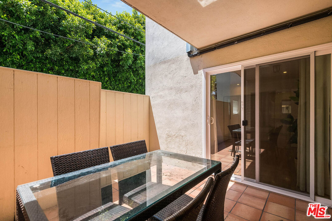 423 S Rexford Dr Unit: 104