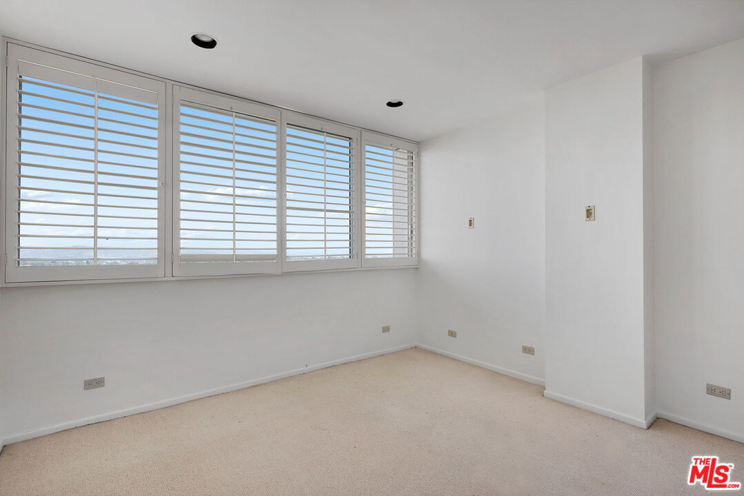 2222 Avenue Of The Stars Unit: 1501