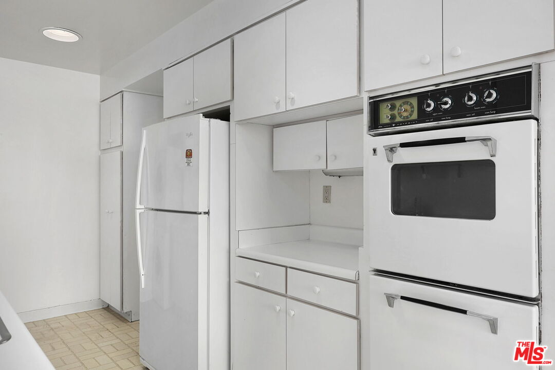 2222 Avenue Of The Stars Unit: 1501