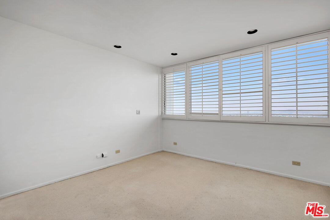 2222 Avenue Of The Stars Unit: 1501